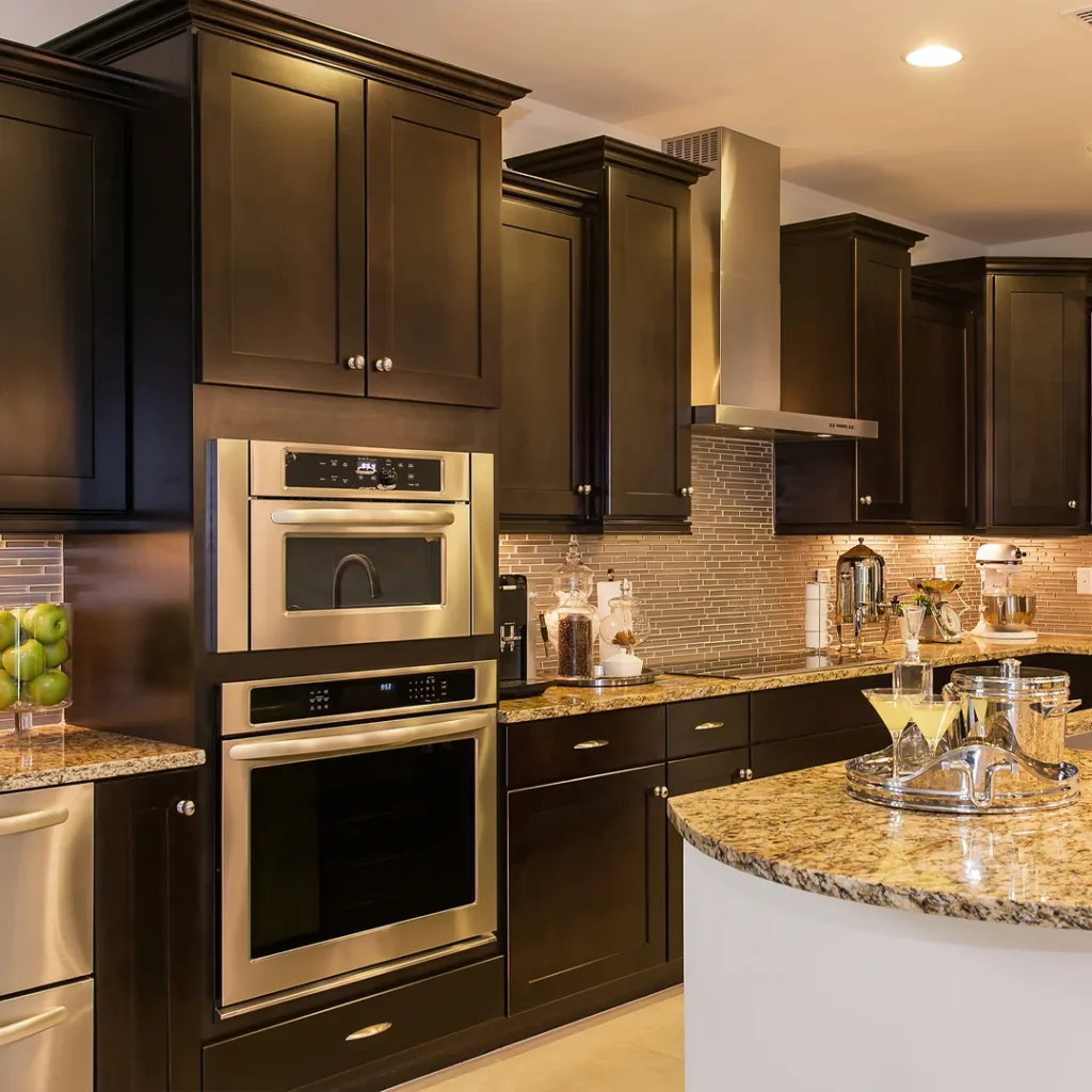 Kitchen Cabinets & Woodwork